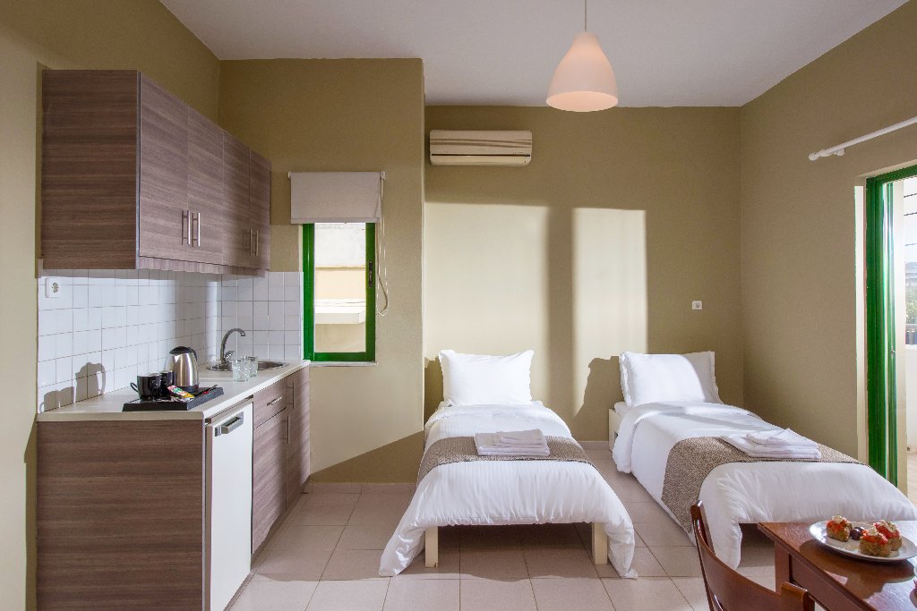 Petousis Hotel and Suites