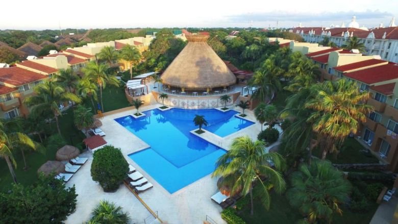 Viva Wyndham Azteca Resort