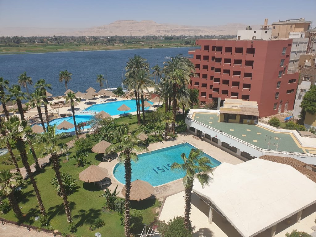 4 Nopti MS Carnival + 3 Nopti 5* Hotel Luxor