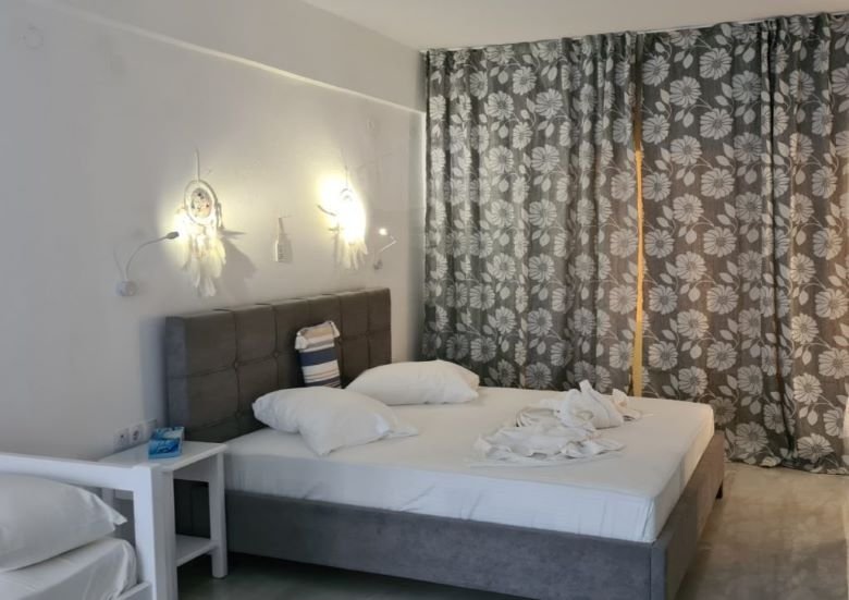 Silia Suites (-ex Ceratonia Apartments) 